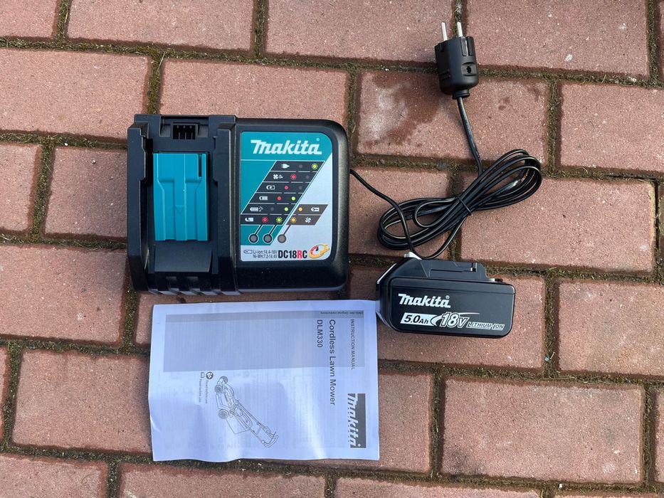 Kosiarka akumulatorowa 33cm 1x5Ah Makita DLM330ST