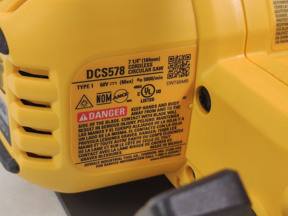 Безщіткова циркулярна дискова пила DeWALT Flexvolt 60Vmax DCS578B