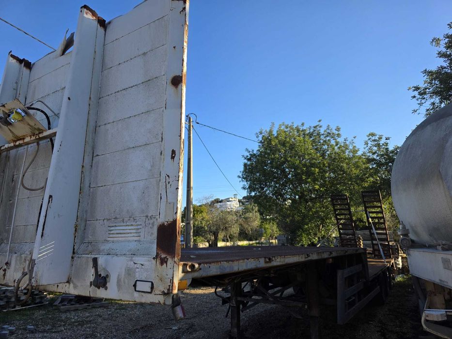 semi-reboque rebaixado, tipo porta maquinas com patas