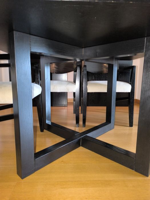 Conjunto mesa e 6 cadeiras de jantar