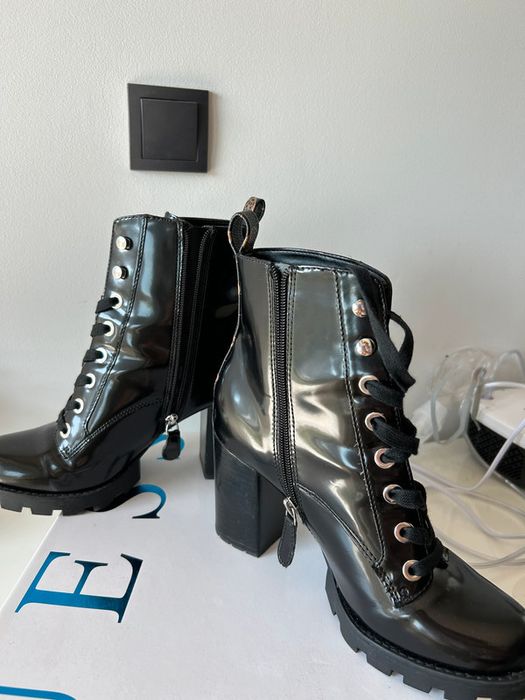 Botki guess jesienne  czarne eleganckie buty guess