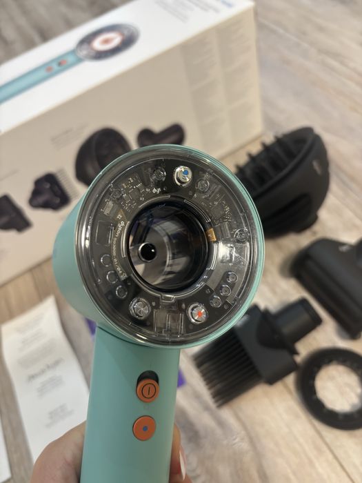 Продам фен Dyson supersonic nural