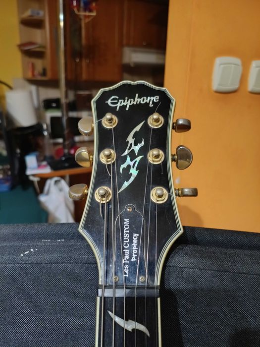 Epiphone Les Paul Prophecy GX z walizką.