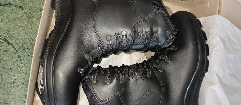 тренінгові ботинки, 44 розмір, гортекс, непромокаючі.