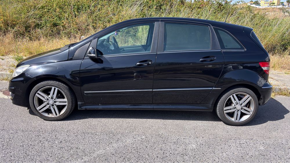 Mercedes B200 CDI Automatico - Nacional | Teto Panorâmico | Parktronic | Parking Assist | Pele