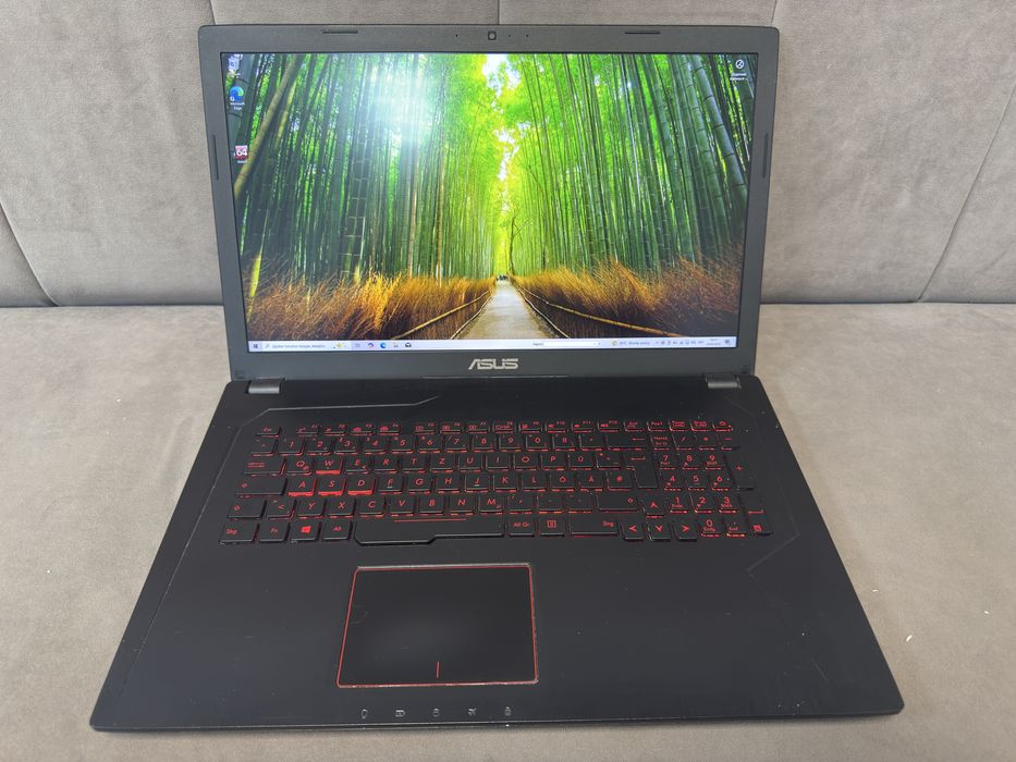 Asus FX753 (i7-7700HQ, GTX 1050, 8Gb, 256Gb)