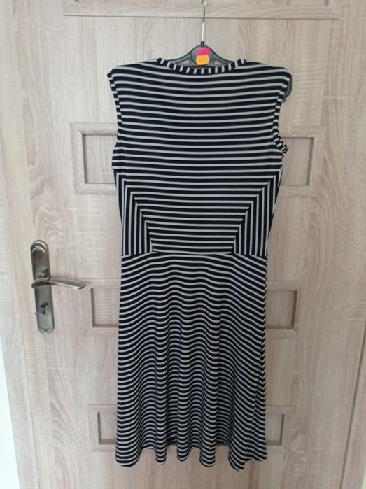 Sukienka czarna, wizytowa