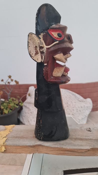 Arte africana pau santo