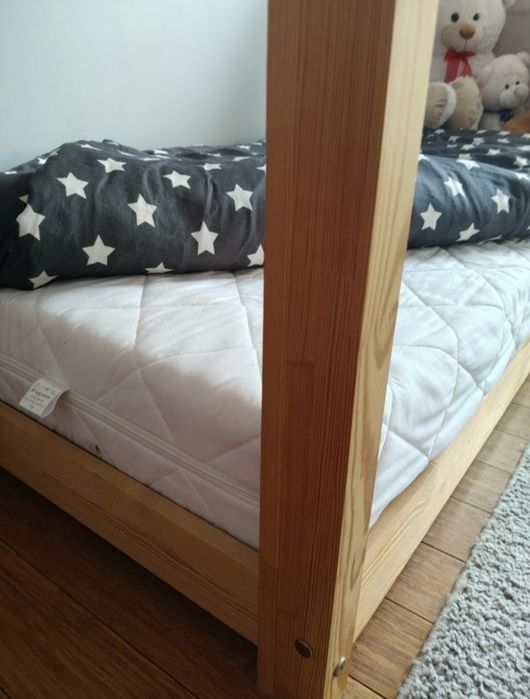 Łóżko domek + materac