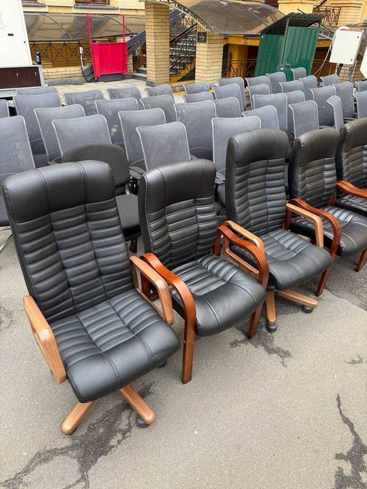 РАСПРОДАЖА кресла офисных на колесах для студента и для работы