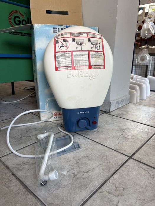 Elektryczny podgrzewacz wody Ariston Eureka.