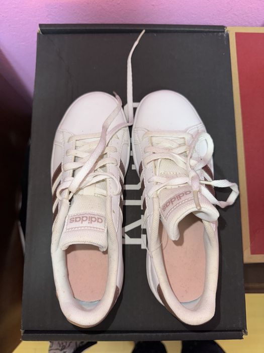 Sapatilhas Adidas novas [34]