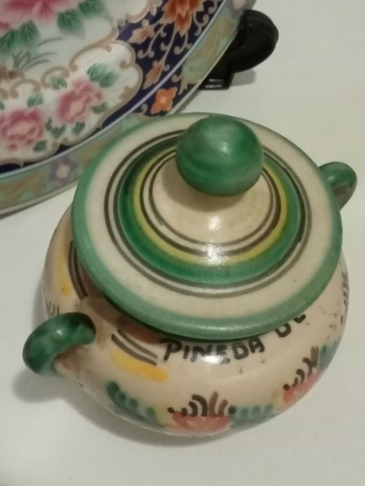 Belo açucareiro de porcelana espanhola