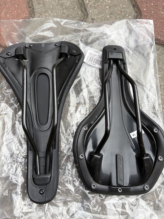 Siodełka  rowerowe MTB Giant i Scoot 2szt
