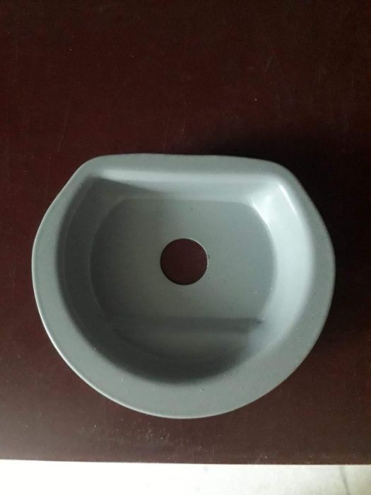 Miseczki podłogowe do zabudowy busa MB sprinter