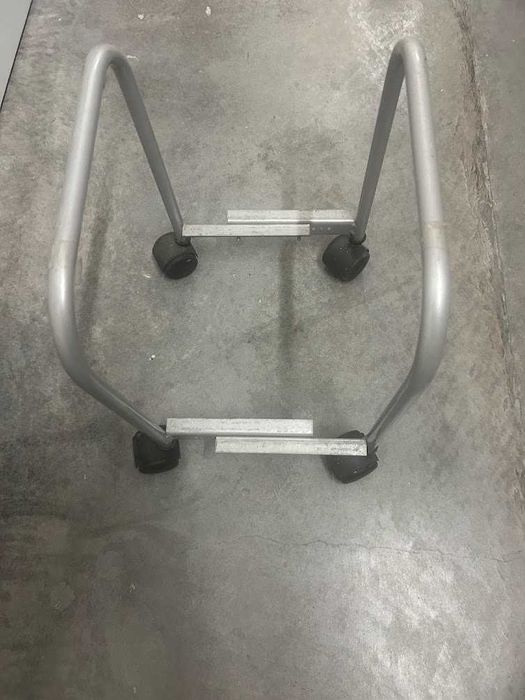 wózek pod komputer stojak pod komputer regulowany