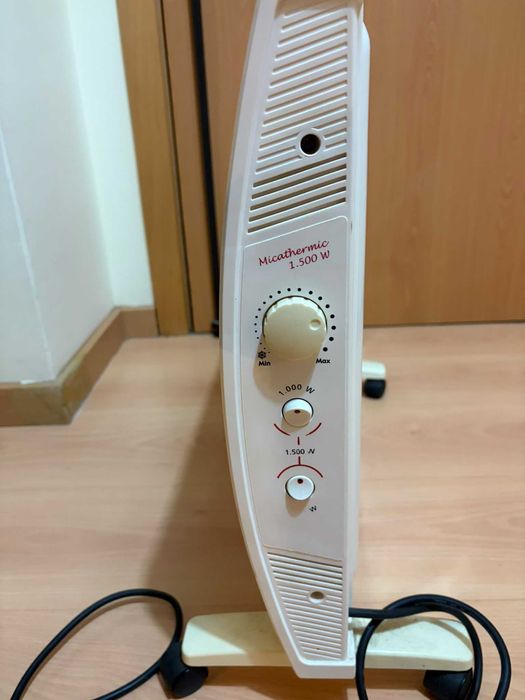 Aquecedor Micatérmico Jata 1500W com Rodas
