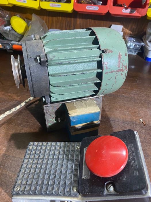 Мотор для промисловоі швейноі машини або оверлока