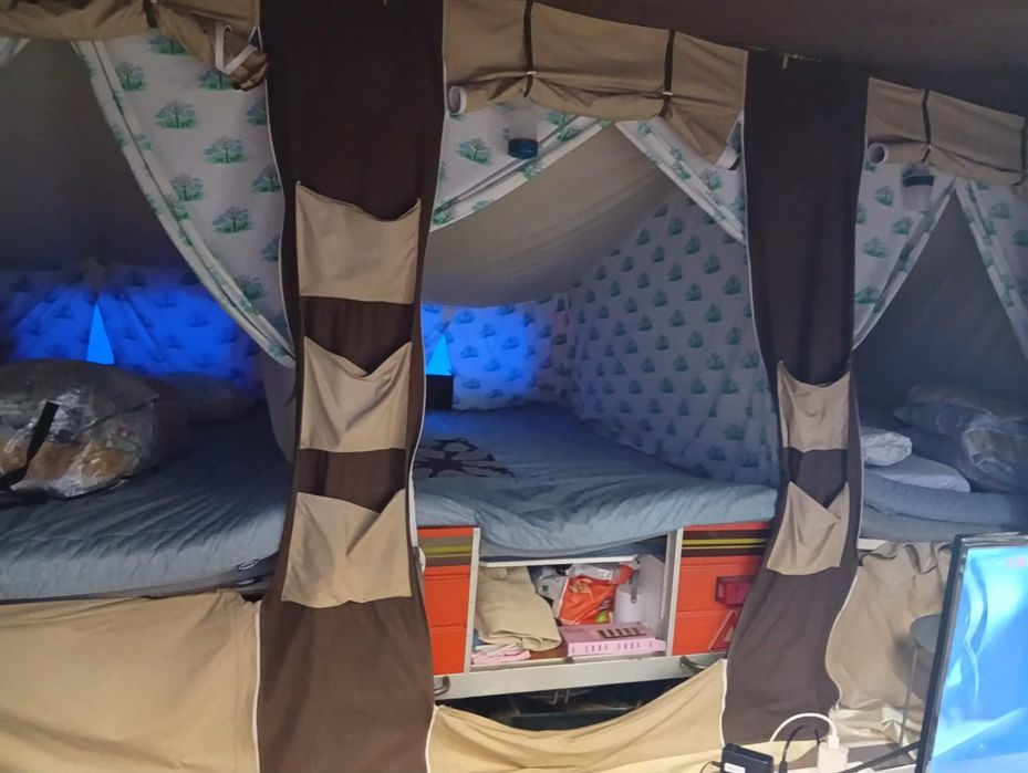 Atrelado tenda usado