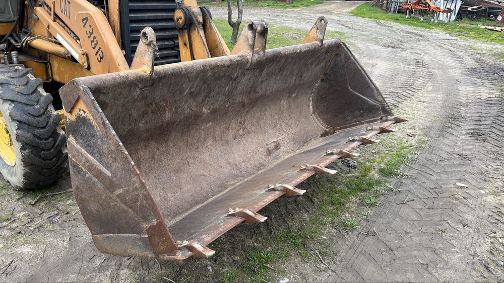 Retroescavadora CATERPILLAR 438A Serie II