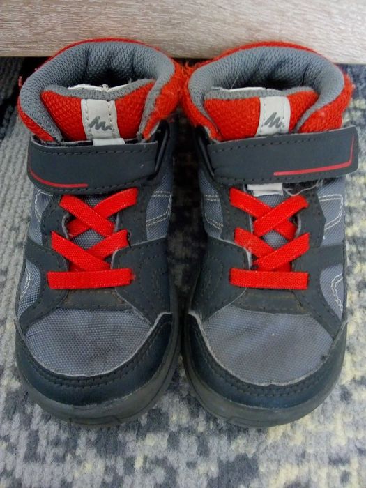 Dziecięce buty Quechua r.22 Stan bardzo dobry
