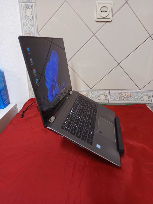 Ecrã Touch Core i5/Ram 16gb/SSD Nvme 256GB