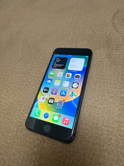 Продам IPhone 8 Plus 64