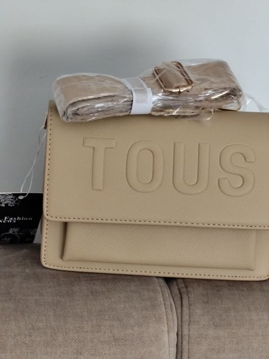 Bolsa tiracolo bege Tous com logotipo na alsa ajustável