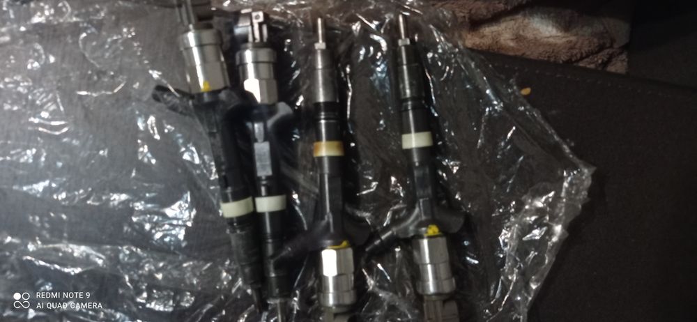 Продам форсунки Toyota