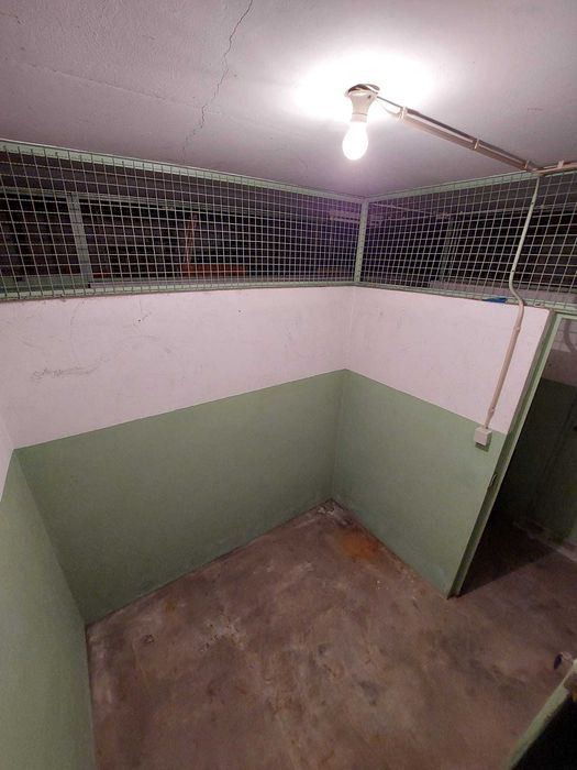 Alugo arrumos - Altos da Maia