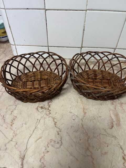 Cestos pequenos antigos