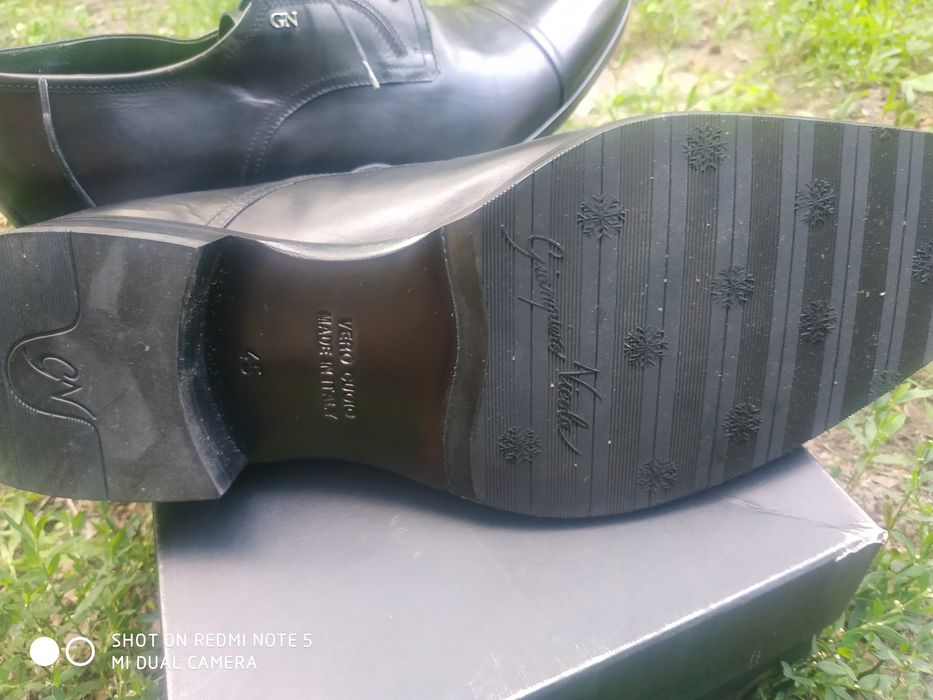 Мужские туфли новые