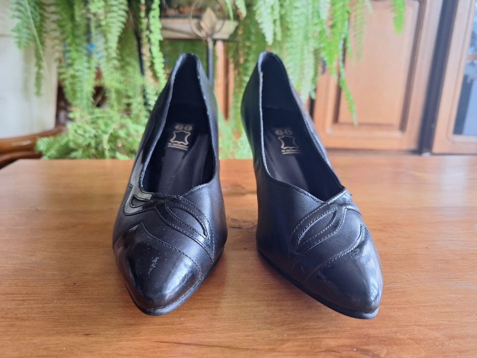 Віддам шкіряні туфлі