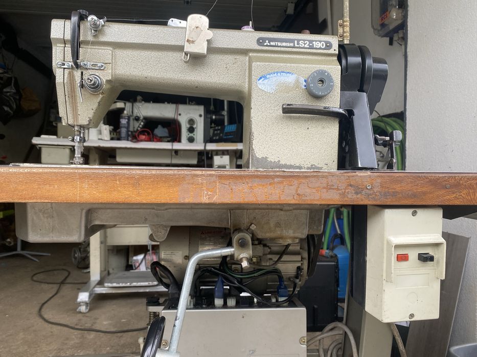 Vendo maquina de costura com corte de linha