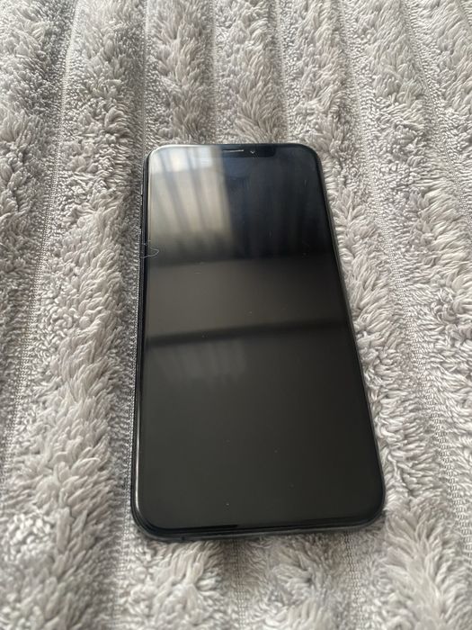 Продам iPhone XS