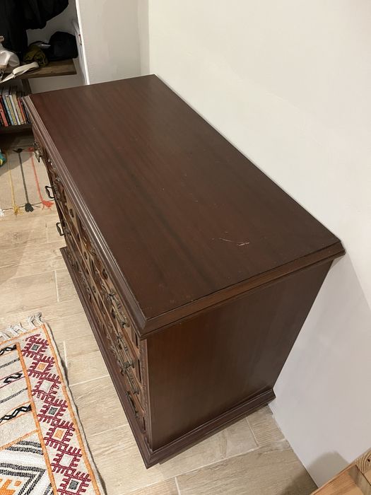 Vendo comoda de madeira maciça