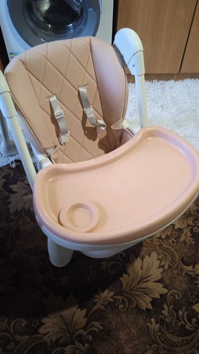 Дитячий столик для годування