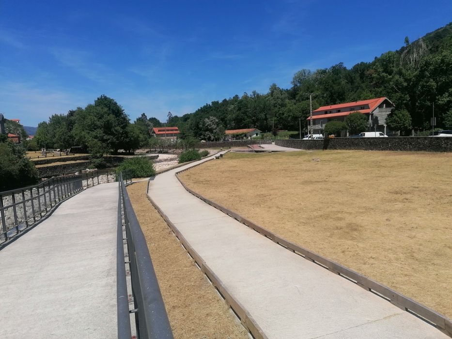 Ruinas a 5 lkm da fronteira do Gerês