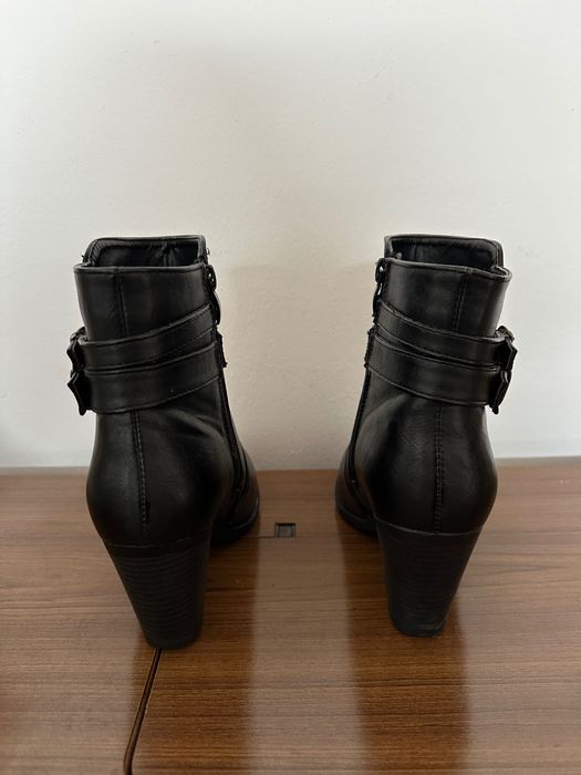 Botas Pretas Nº 36