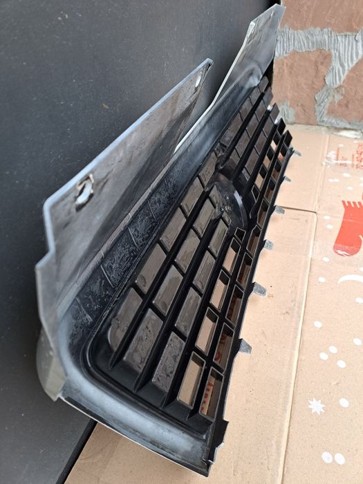 Бампер, решітка Фіат Добло 223 (2005-2010 роки) Fiat Doblo