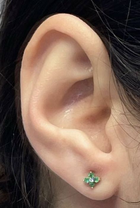 Золоті пусети, смарагд і діамант