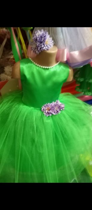 Розпродаж дитячих святкових суконь