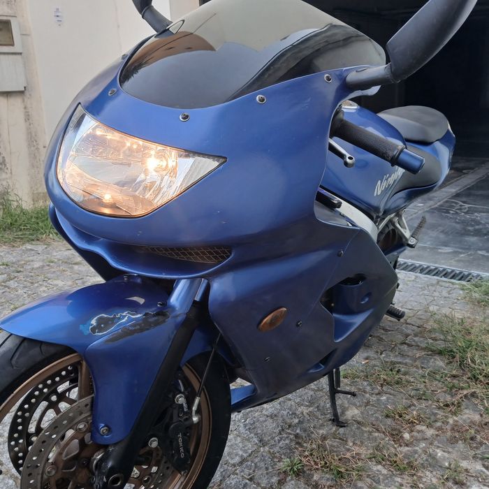 Kawasaki Ninja ZX9R