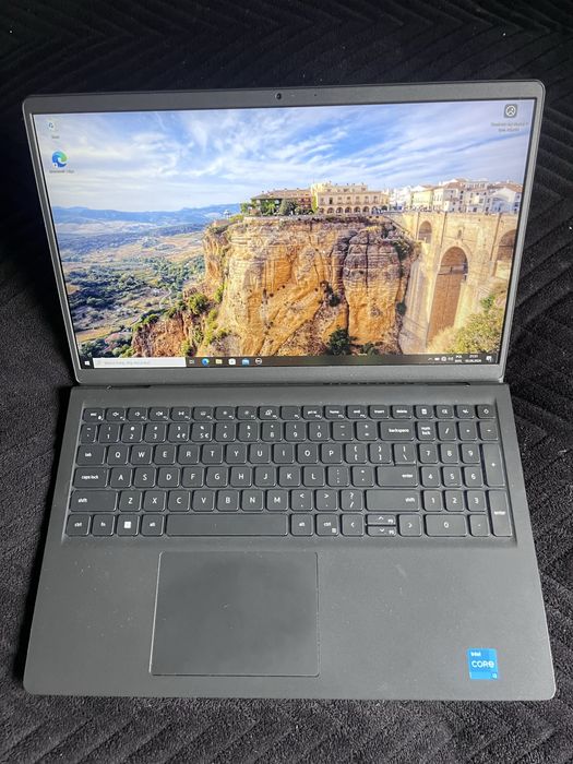 Dell vostro 15 3510 i3