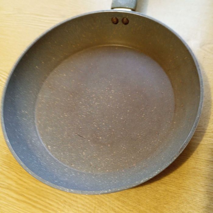 Сковорода 27 см.