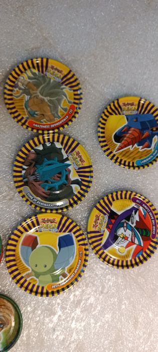 Lote dezenas de tazos yu gi oh variadas coleções