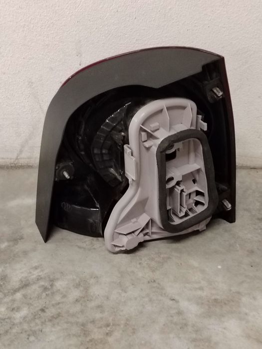 Vendo Farolim esquerdo vw polo 9n3