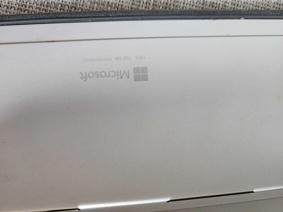 Планшет Microsoft Surface Go 8/128GB 10.1" Pentium Gold 4415Y