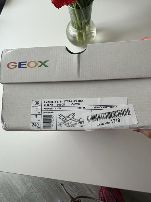 Сандалі Geox Respira для хлопчика, нові, 36 розмір