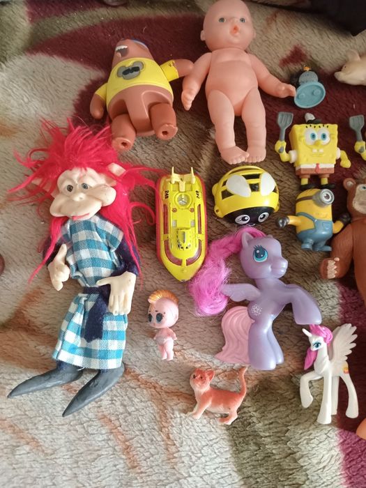 Игрушки разные маленькие, мак дак и другие